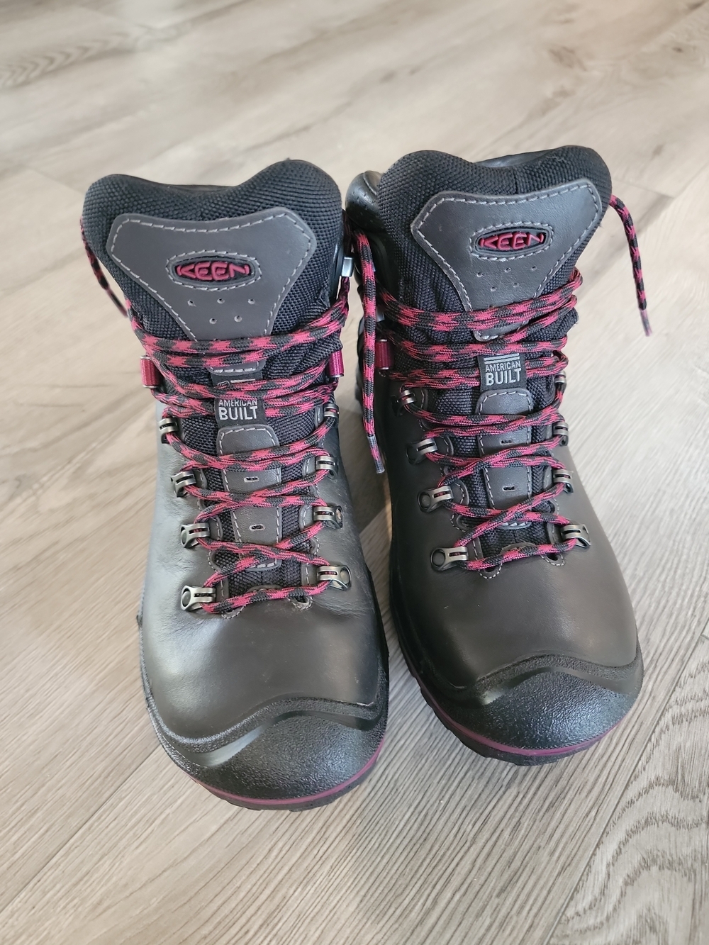 KEEN Women’s Hiking Boots 6.5 LIBERTY Ridge WP Waterproof Black 1013991 EUC